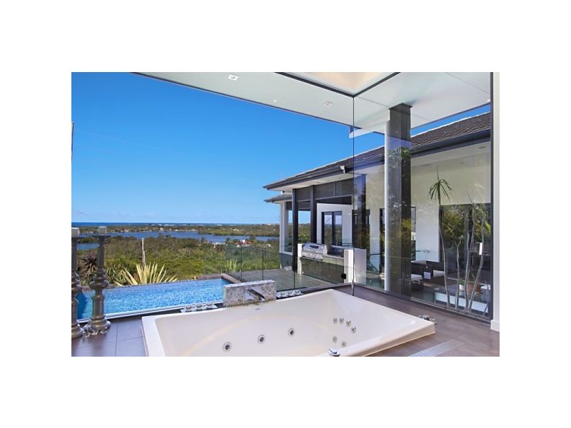 21 Old Ferry Road, Banora Point NSW 2486