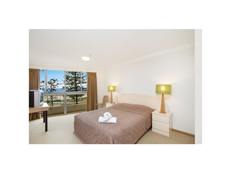 8/180 Marine Parade, Rainbow Bay QLD 4225