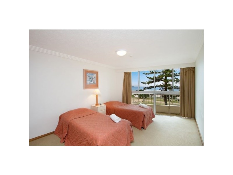 8/180 Marine Parade, Rainbow Bay QLD 4225