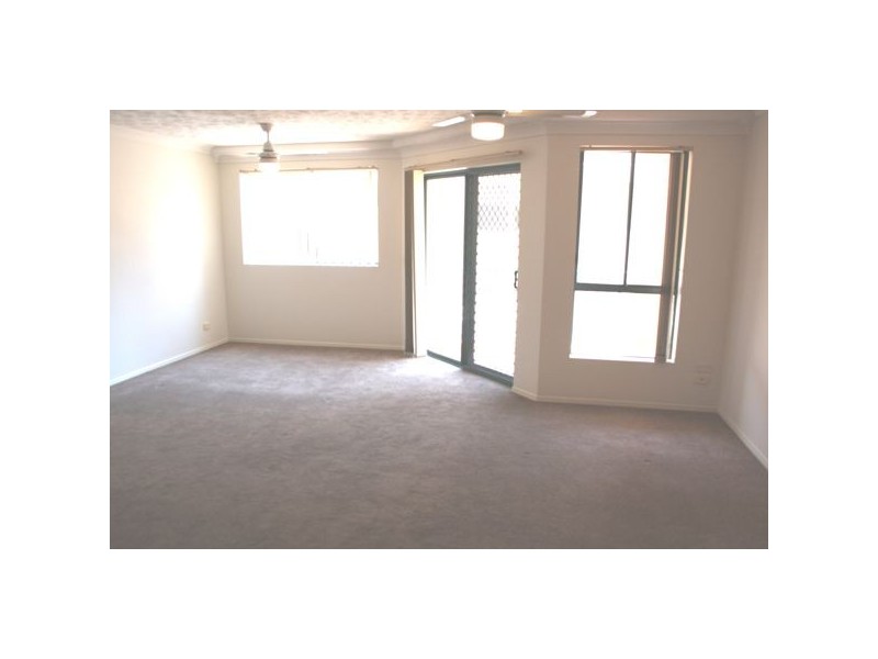 8/56 Coolangatta Road, Kirra QLD 4225