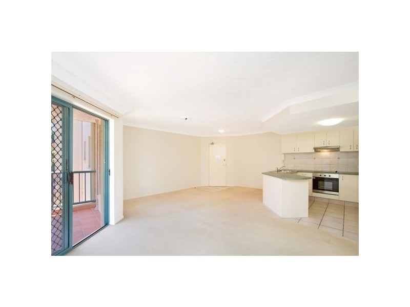 8/56 Coolangatta Road, Kirra QLD 4225