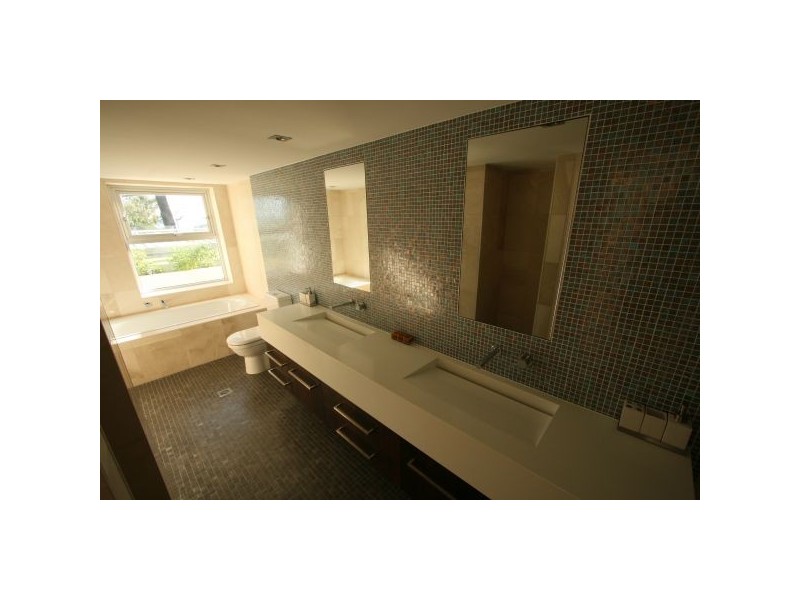 1/ 60 Musgrave Street, Coolangatta QLD 4225