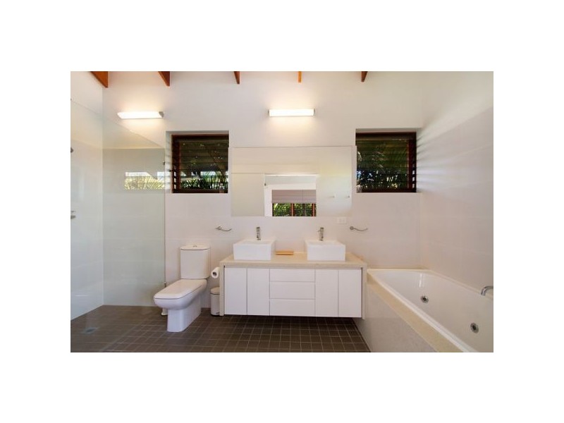 10A Marine Parade, Fingal Head NSW 2487