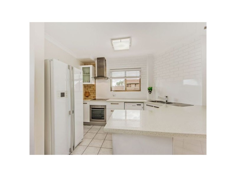 6/76 Coolangatta Road, Kirra QLD 4225