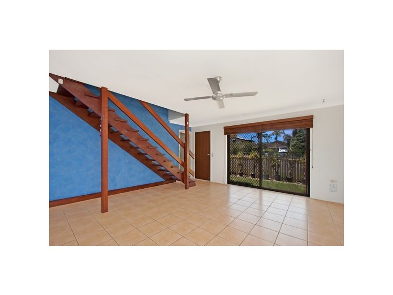 3/8 Bolton Street, Kirra QLD 4225