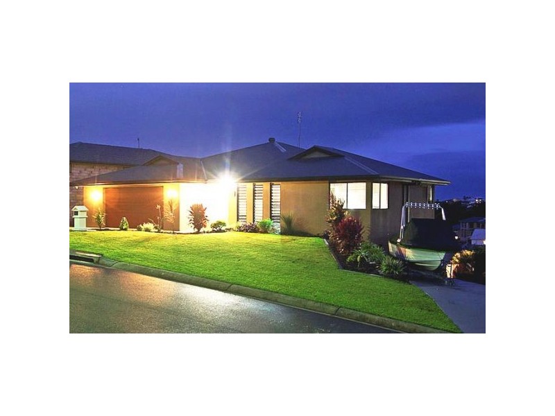 13 Mourne Terrace, Banora Point NSW 2486