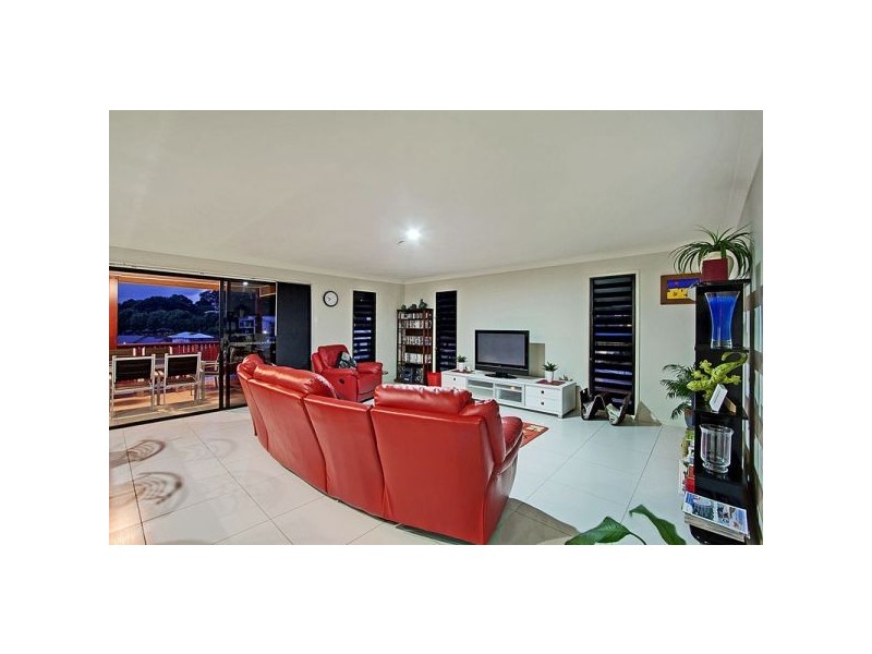 13 Mourne Terrace, Banora Point NSW 2486