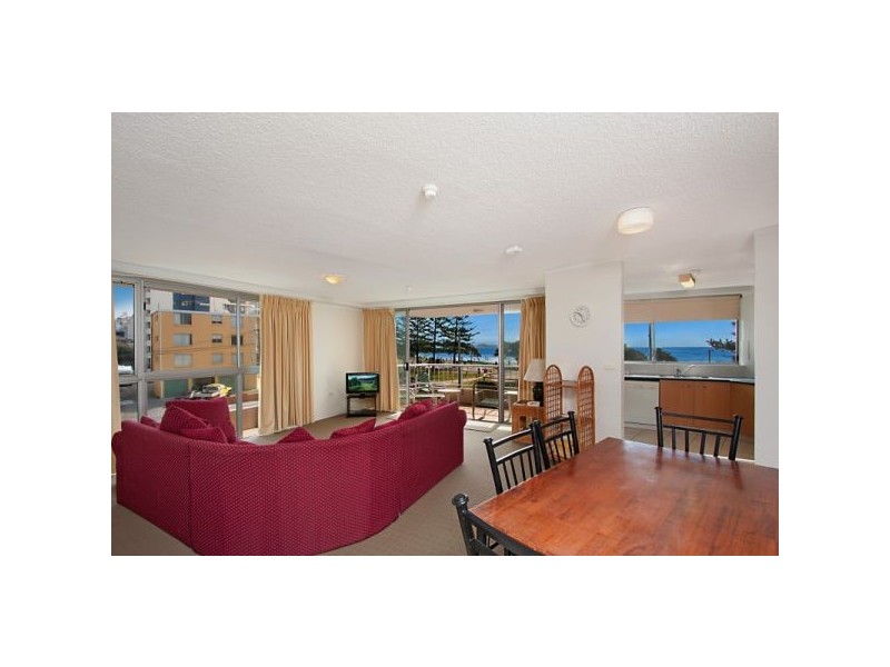 4 Rainbow Place 180 Marine Parade, Rainbow Bay QLD 4225