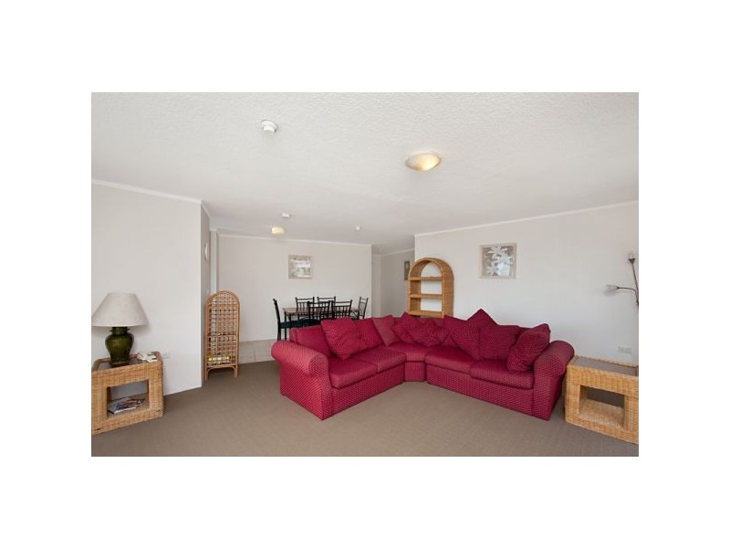 4 Rainbow Place 180 Marine Parade, Rainbow Bay QLD 4225