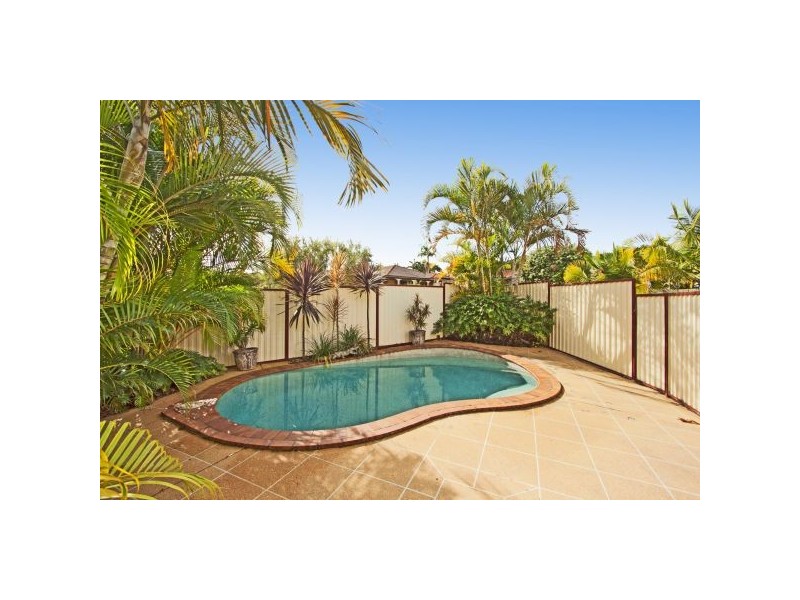 8 Deakin Drive, Terranora NSW 2486