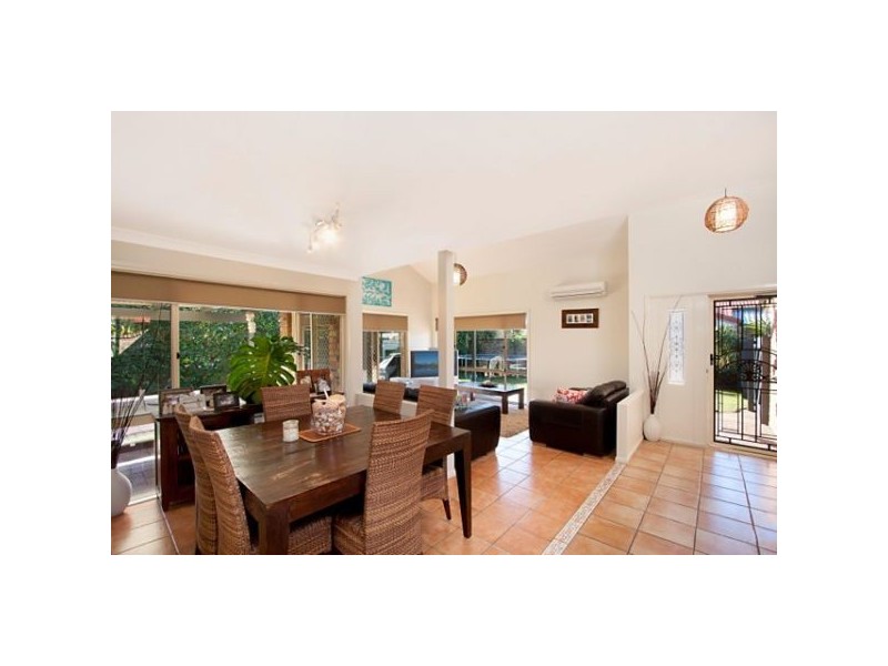 10 Oriole Court, Burleigh Waters QLD 4220