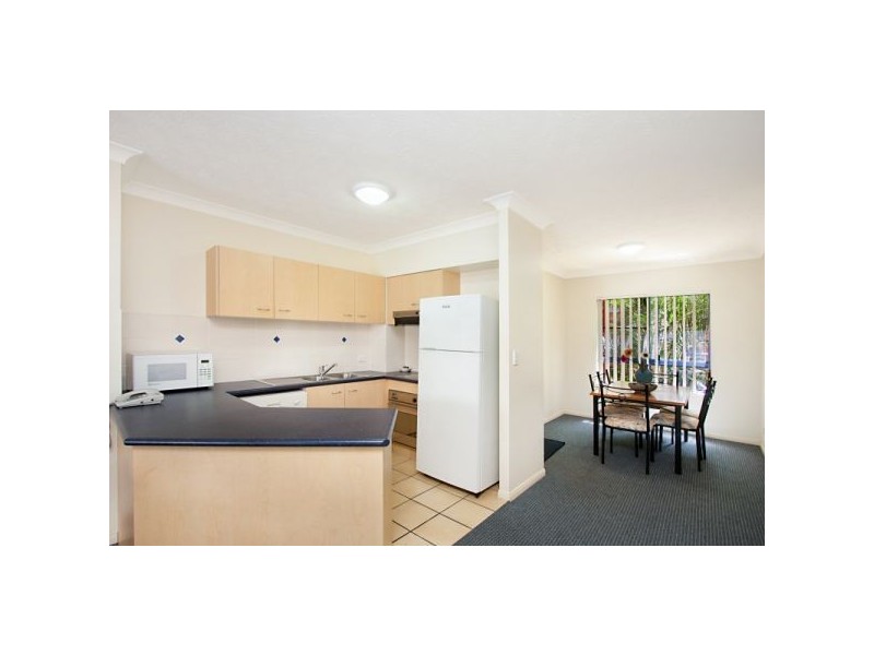 18/5 Hill Street, Rainbow Bay QLD 4225