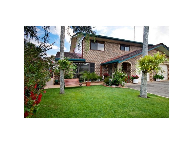 2/11 Echuca Cres, Banora Point NSW 2486