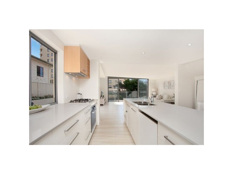 1/16-18 Eden Avenue, Rainbow Bay QLD 4225