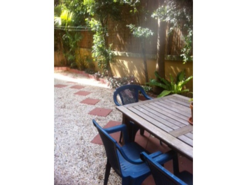 1/3 Winston Street,, Kirra QLD 4225