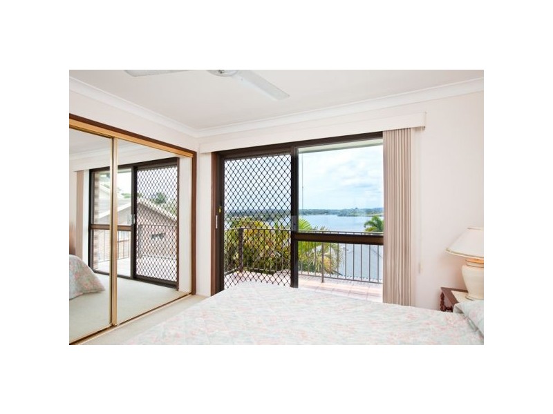 1/11 Echuca Cres, Banora Point NSW 2486