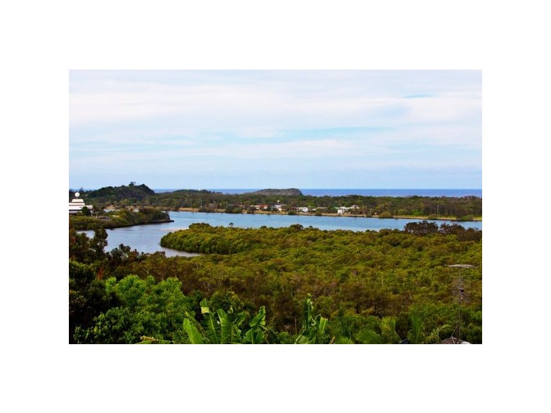 4 Allamanda Avenue, Banora Point NSW 2486