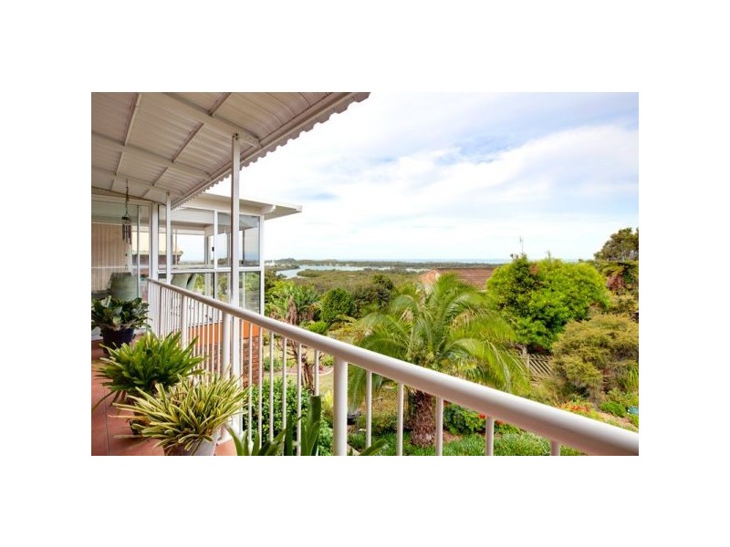 4 Allamanda Avenue, Banora Point NSW 2486