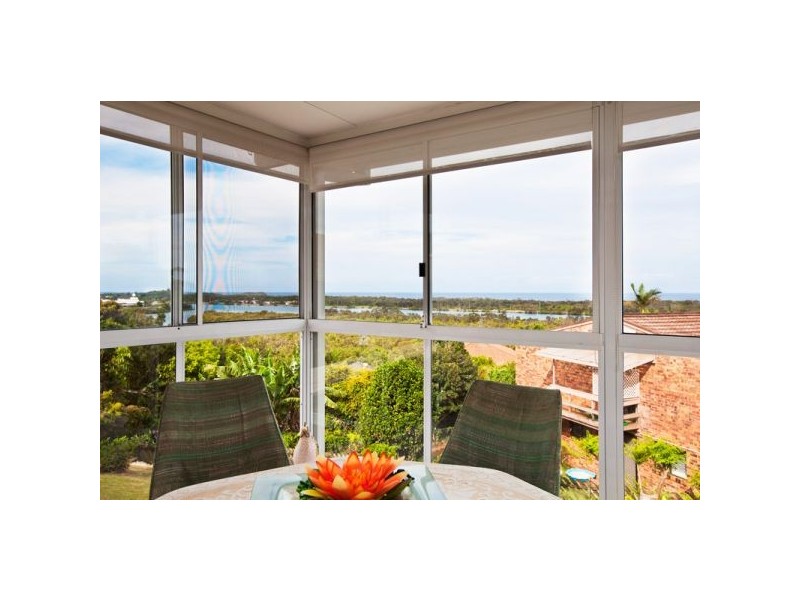 4 Allamanda Avenue, Banora Point NSW 2486