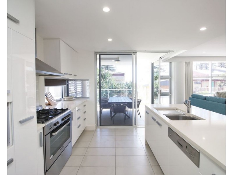 2/11 Eden Avenue “Ciel”, Coolangatta QLD 4225