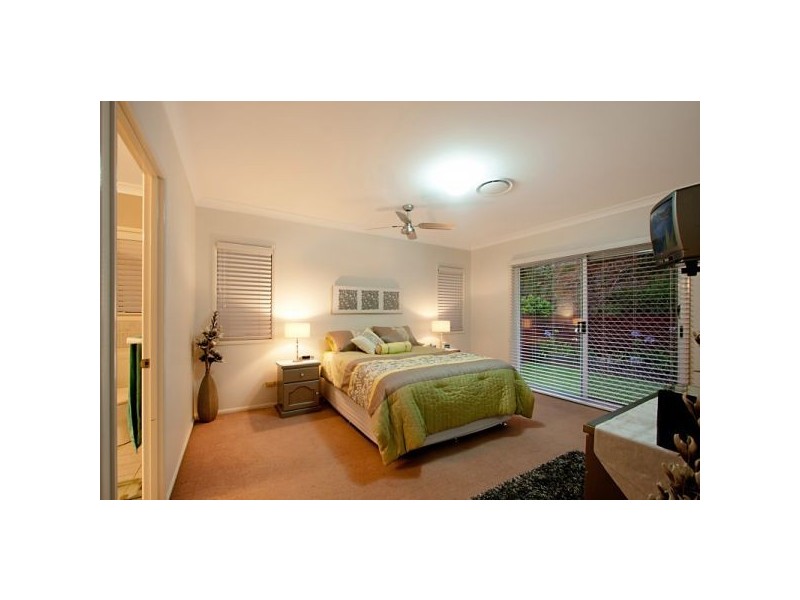 13 Kinross Close, Banora Point NSW 2486