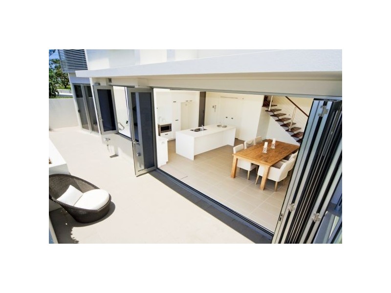 Rainbow Bay QLD 4225