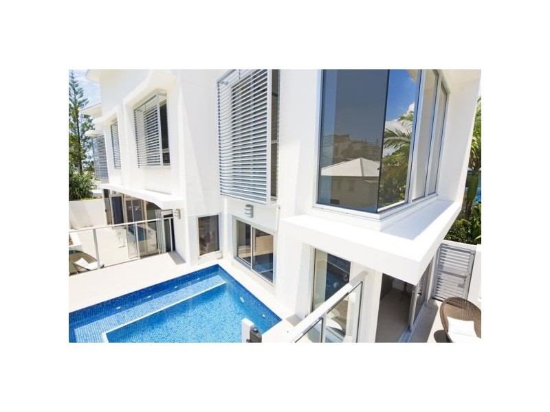 Rainbow Bay QLD 4225