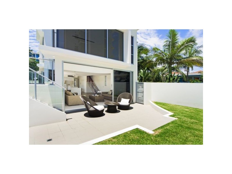 Rainbow Bay QLD 4225