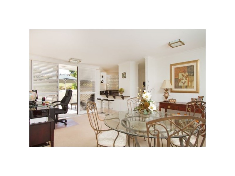 2C/3-9 Eden Street, Rainbow Bay QLD 4225