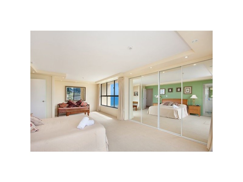 20 & 21/3 Eden Avenue, Rainbow Bay QLD 4225