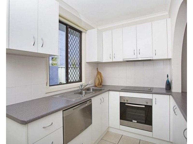 2/24 Eden Avenue, Coolangatta QLD 4225