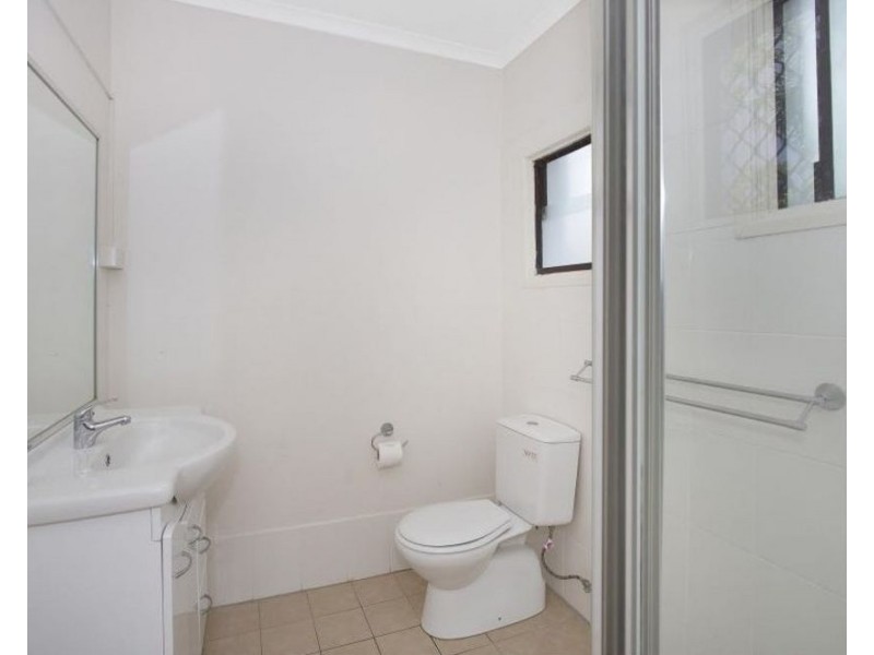 2/24 Eden Avenue, Coolangatta QLD 4225