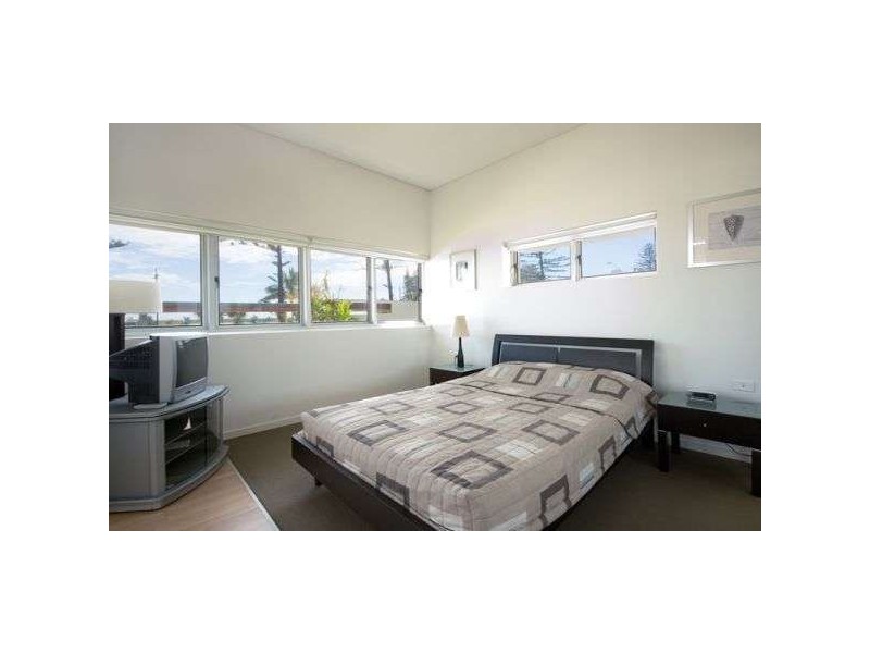 Coolangatta QLD 4225