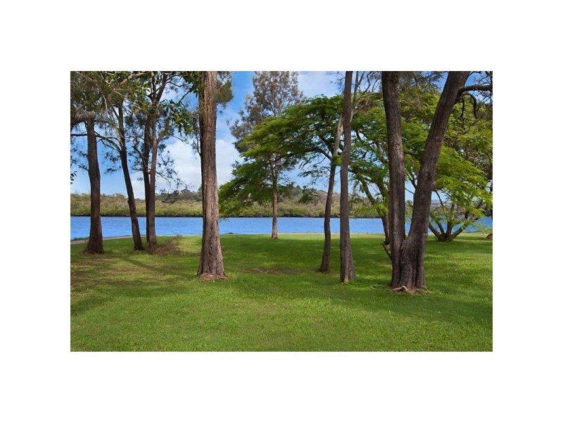 27 Sunset Blvd, Tweed Heads West NSW 2485