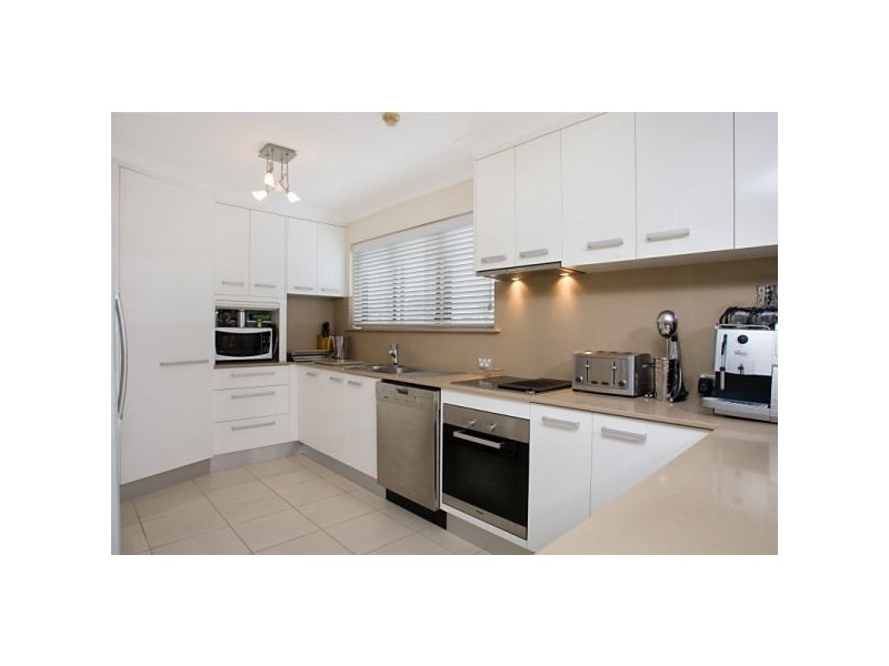 1b/166 Marine Parade, Rainbow Bay QLD 4225