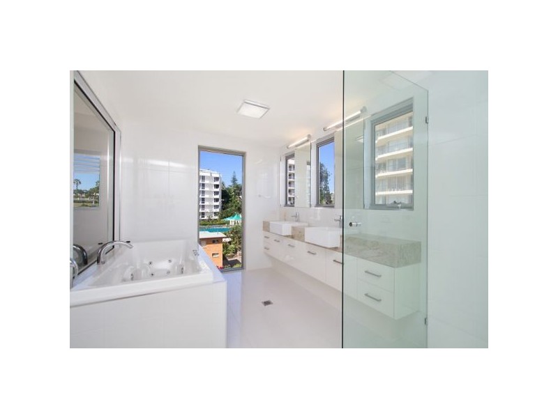 16-18 Eden Avenue, Rainbow Bay QLD 4225