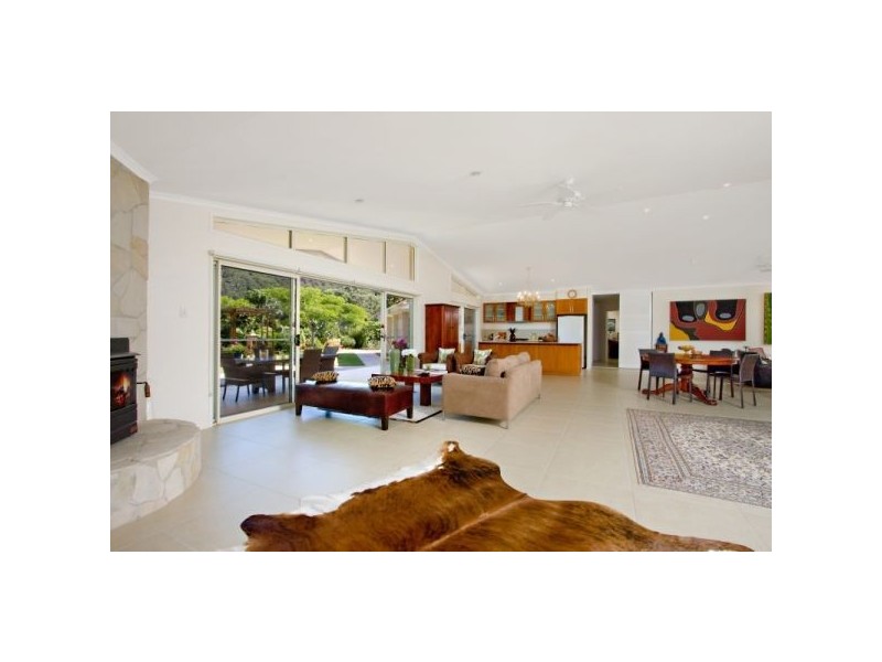 11 Thomas Waters Road, Tallebudgera Valley QLD 4228