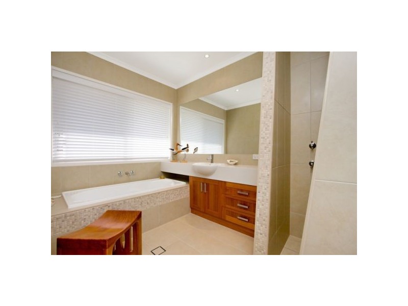 11 Thomas Waters Road, Tallebudgera Valley QLD 4228