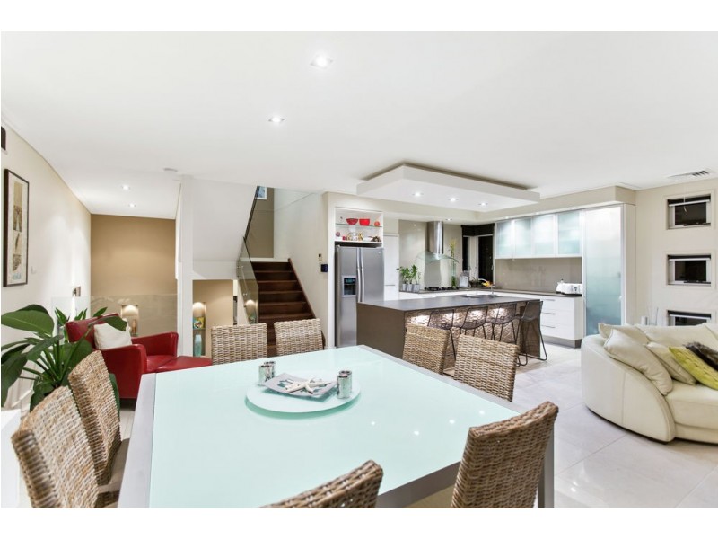 50 Stapylton Street, Coolangatta QLD 4225