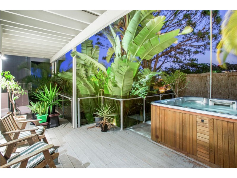 50 Stapylton Street, Coolangatta QLD 4225