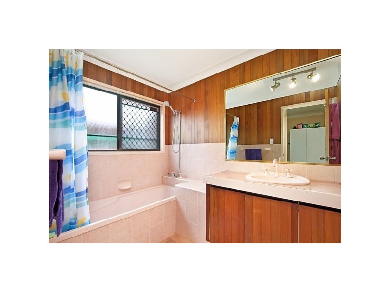 2/2 Blue Waters Cres, Tweed Heads West NSW 2485