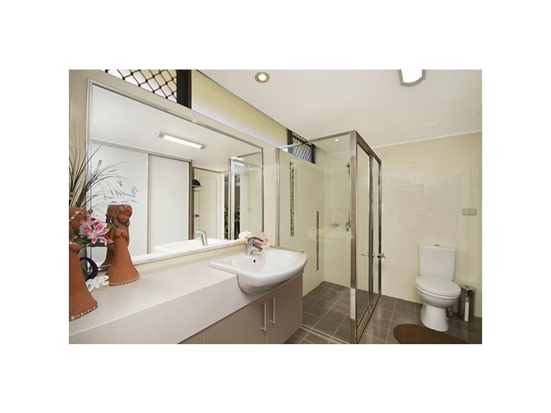 6/82 Marine Pde, Coolangatta QLD 4225