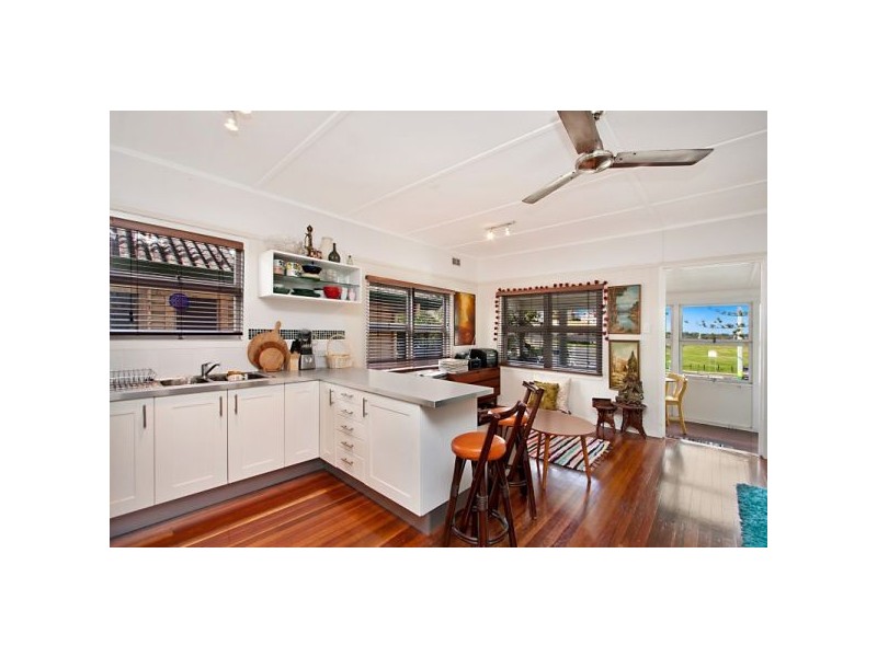 209 Boundary Street, Rainbow Bay QLD 4225