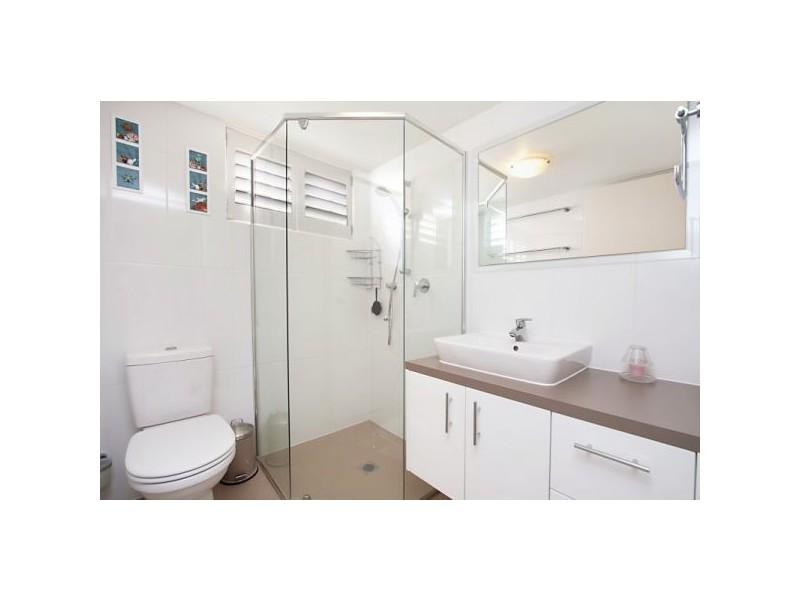 1/205 Boundary Street, Rainbow Bay QLD 4225