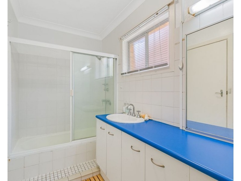 2/204 Marine Parade SPRING TIDE, Rainbow Bay QLD 4225