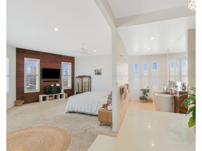 29 Tweed Street, Coolangatta QLD 4225