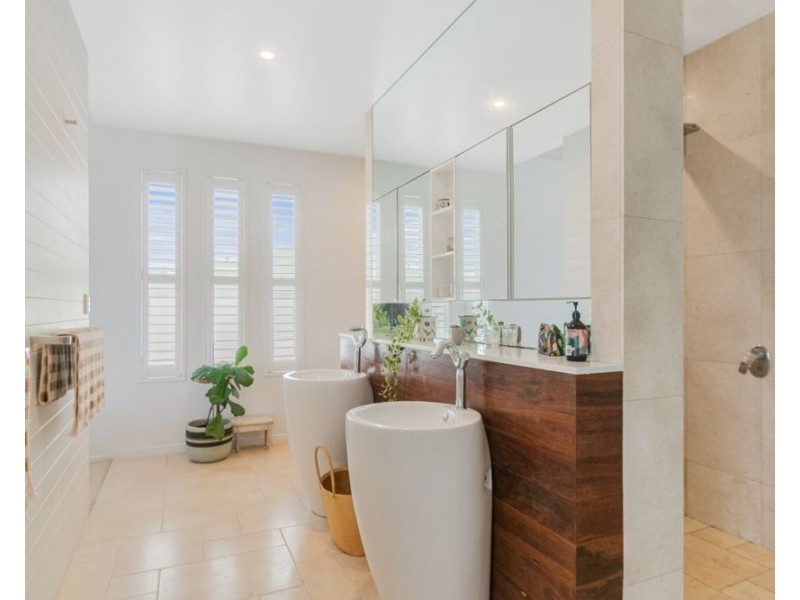 29 Tweed Street, Coolangatta QLD 4225