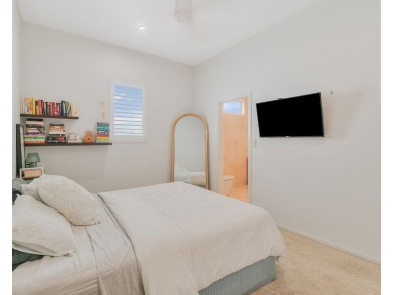 29 Tweed Street, Coolangatta QLD 4225