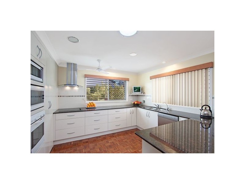 15 Sunset Boulevarde, Tweed Heads West NSW 2485