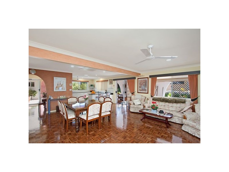 15 Sunset Boulevarde, Tweed Heads West NSW 2485